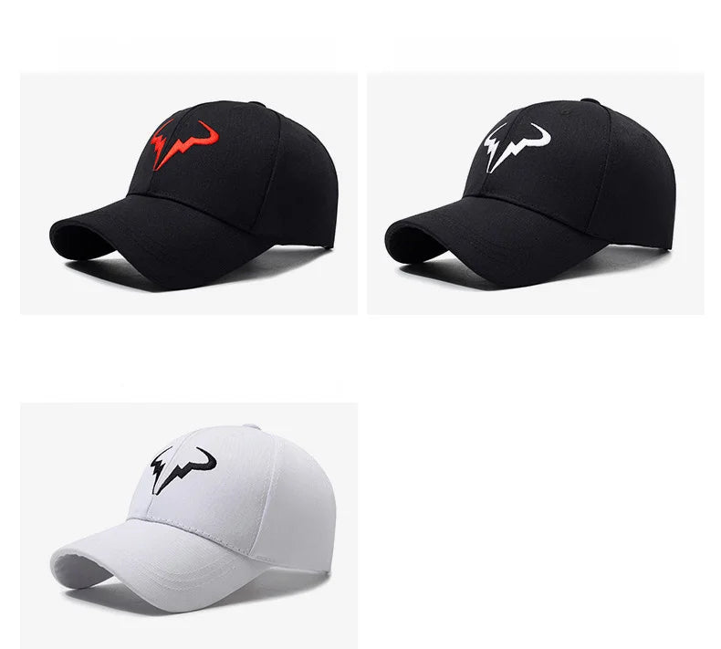 Schwarze Baseball Cap – Weißes Bullenhorn-Logo